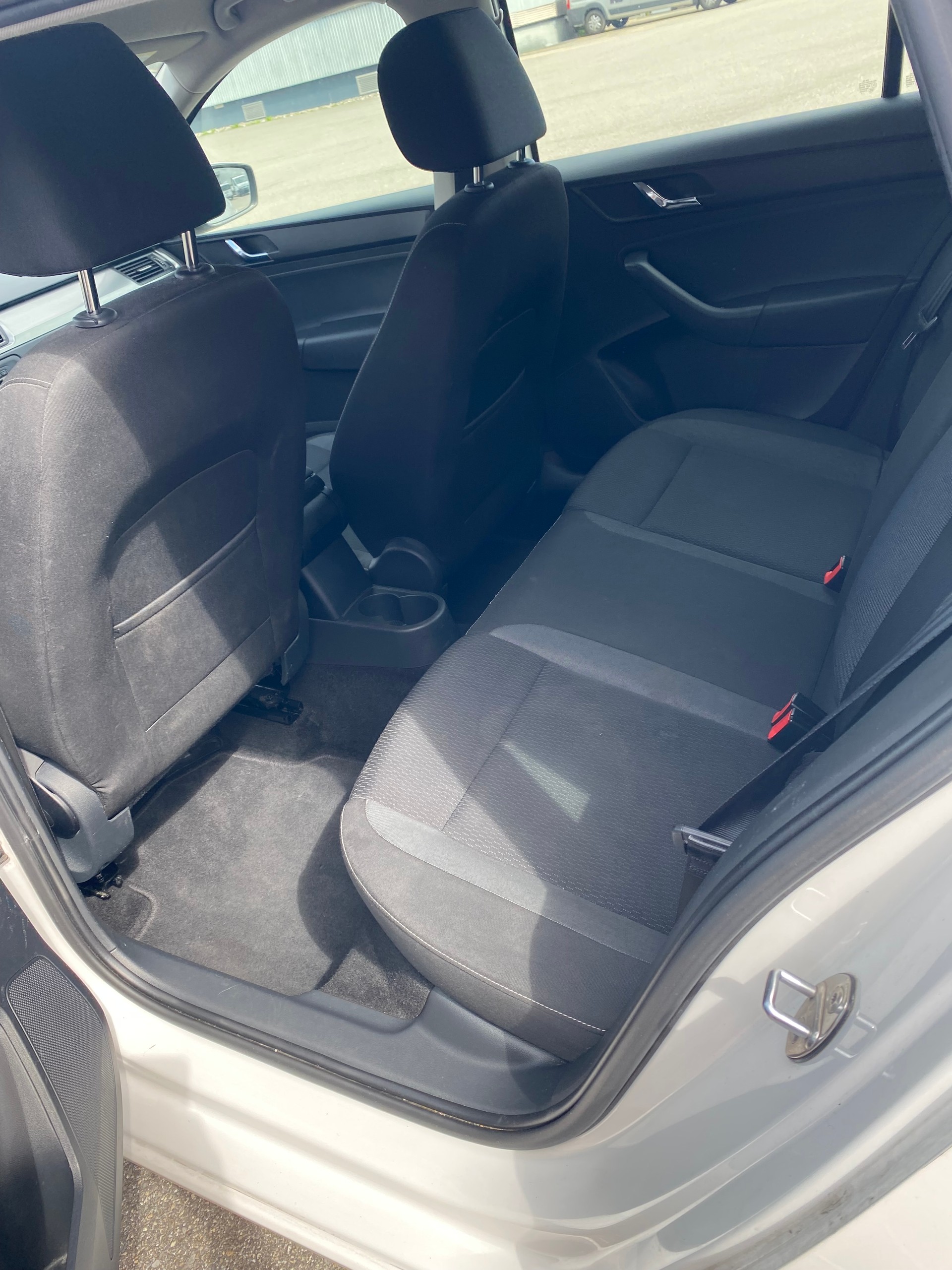 SKODA Rapid Spaceback 1.6 TDI Ambition-image-7