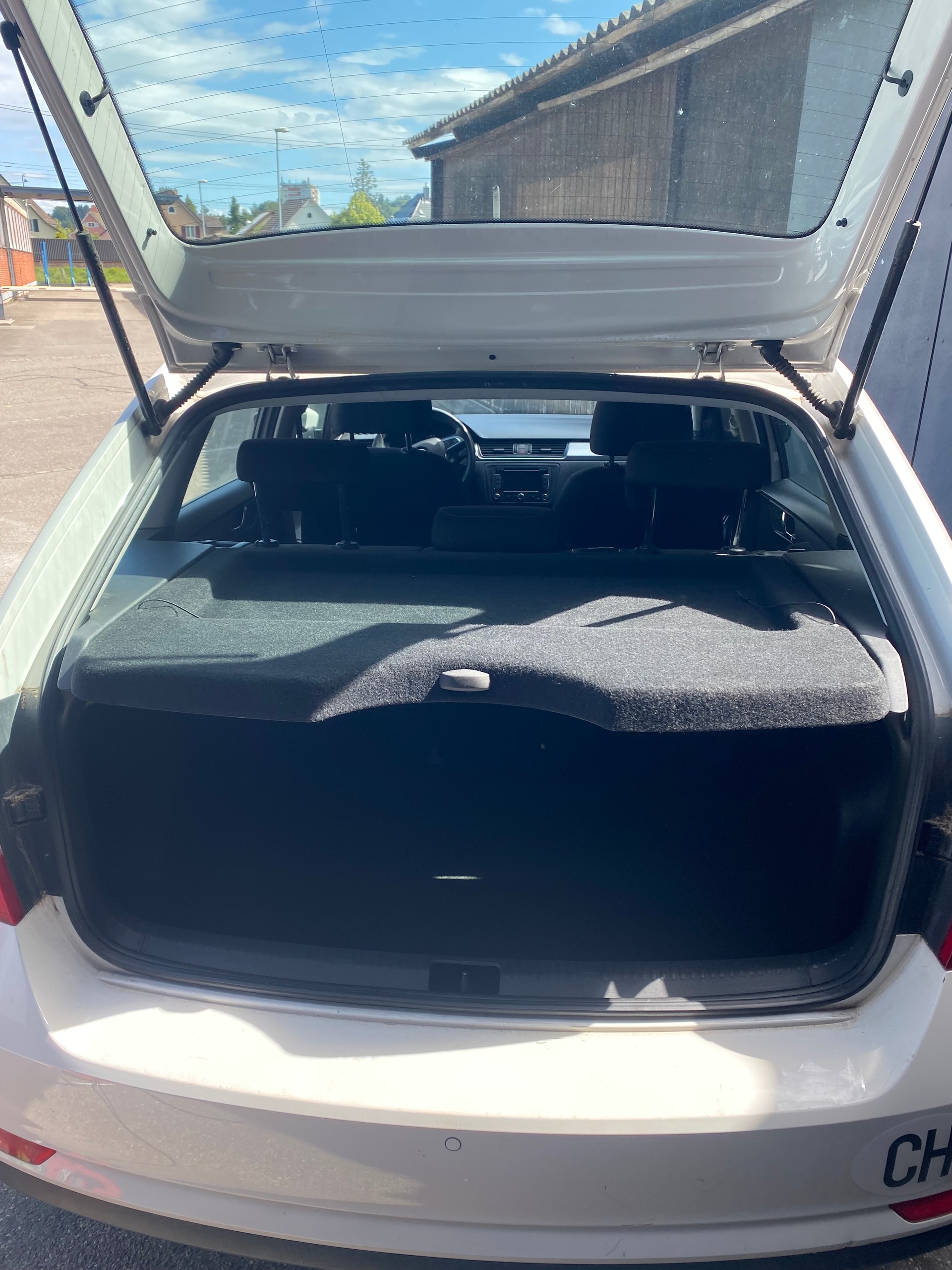 SKODA Rapid Spaceback 1.6 TDI Ambition-image-5