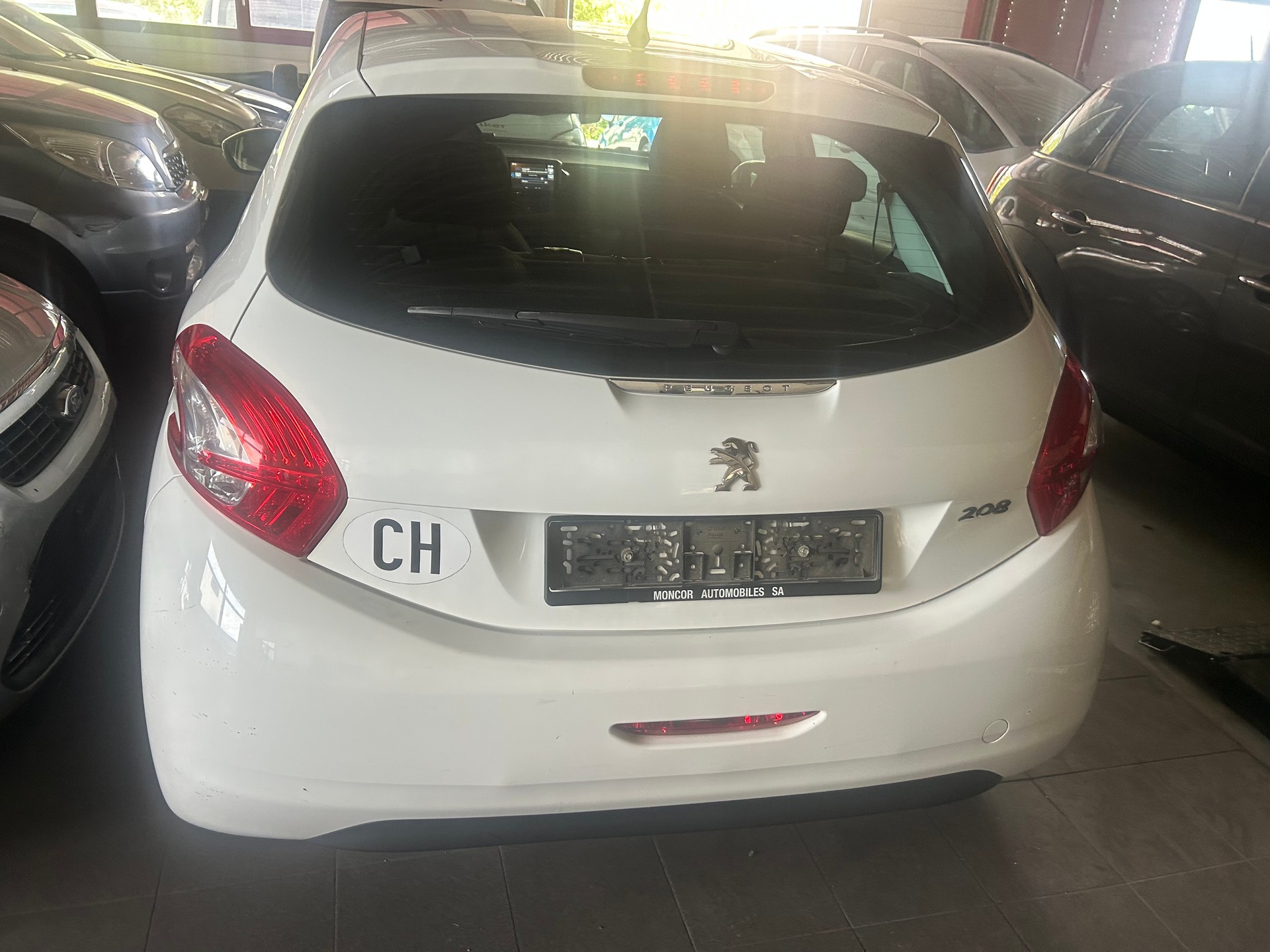 PEUGEOT 208 1.2 VTI Access-image-4