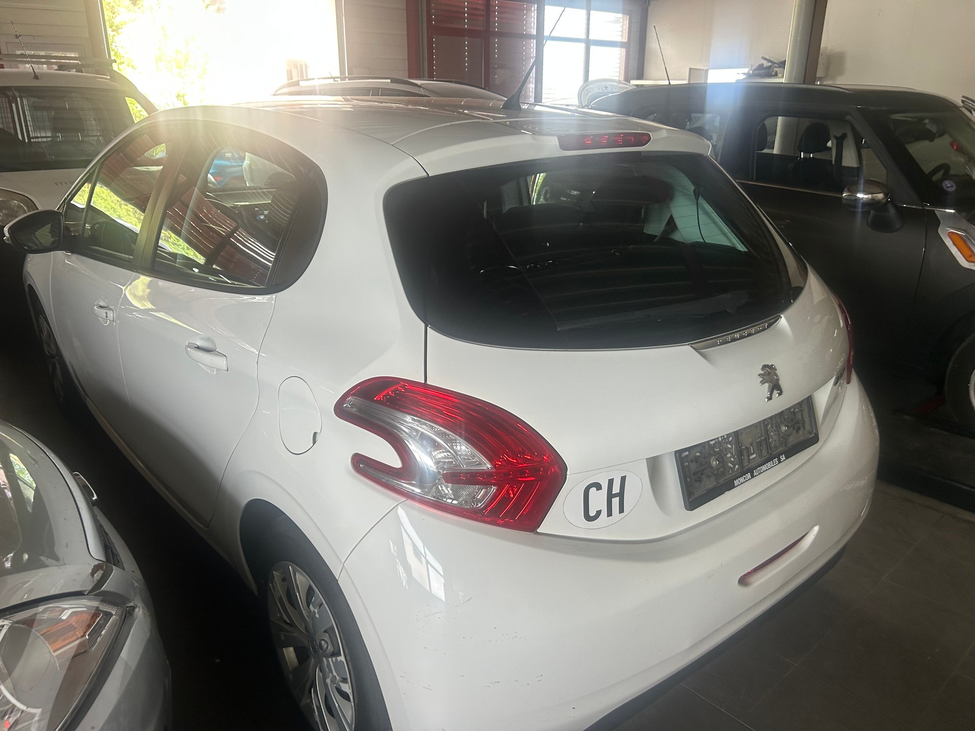 PEUGEOT 208 1.2 VTI Access-image-3
