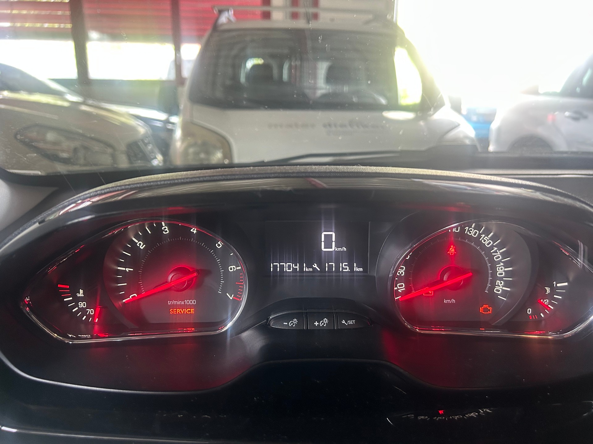 PEUGEOT 208 1.2 VTI Access-image-13