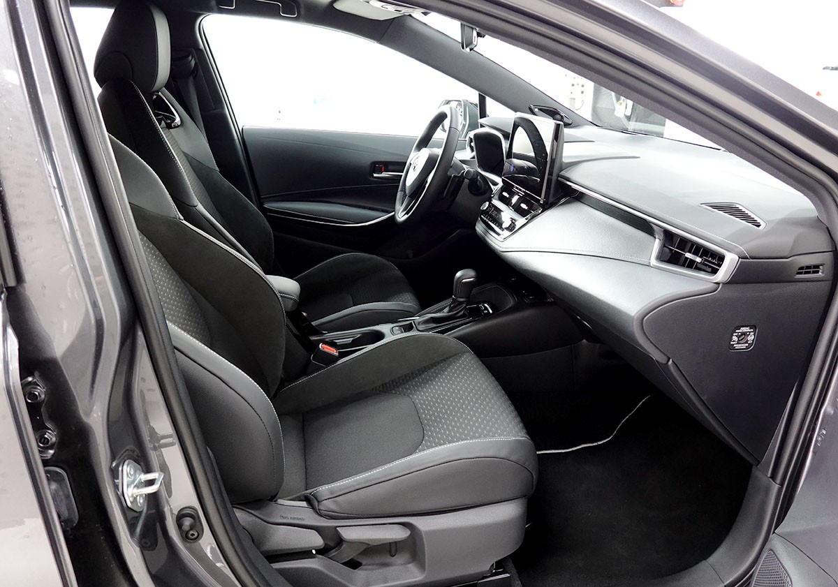 TOYOTA Corolla Touring Sports 2.0 HSD Premium e-CVT-image-4