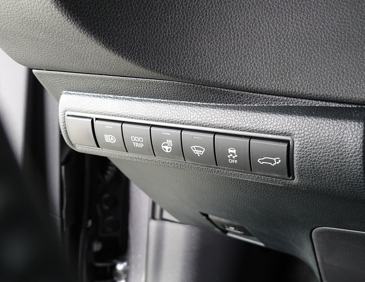 TOYOTA Corolla Touring Sports 2.0 HSD Premium e-CVT-image-16