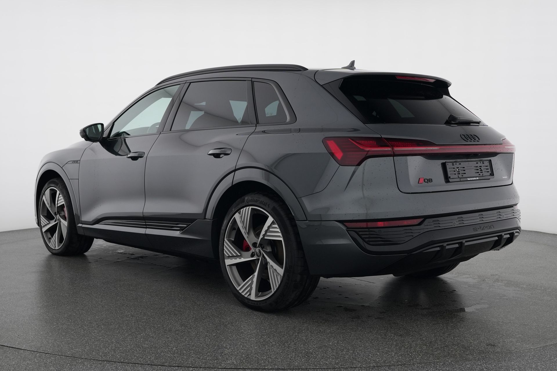 AUDI Q8 55 e-tron Black Edition quattro-showroom-element-3