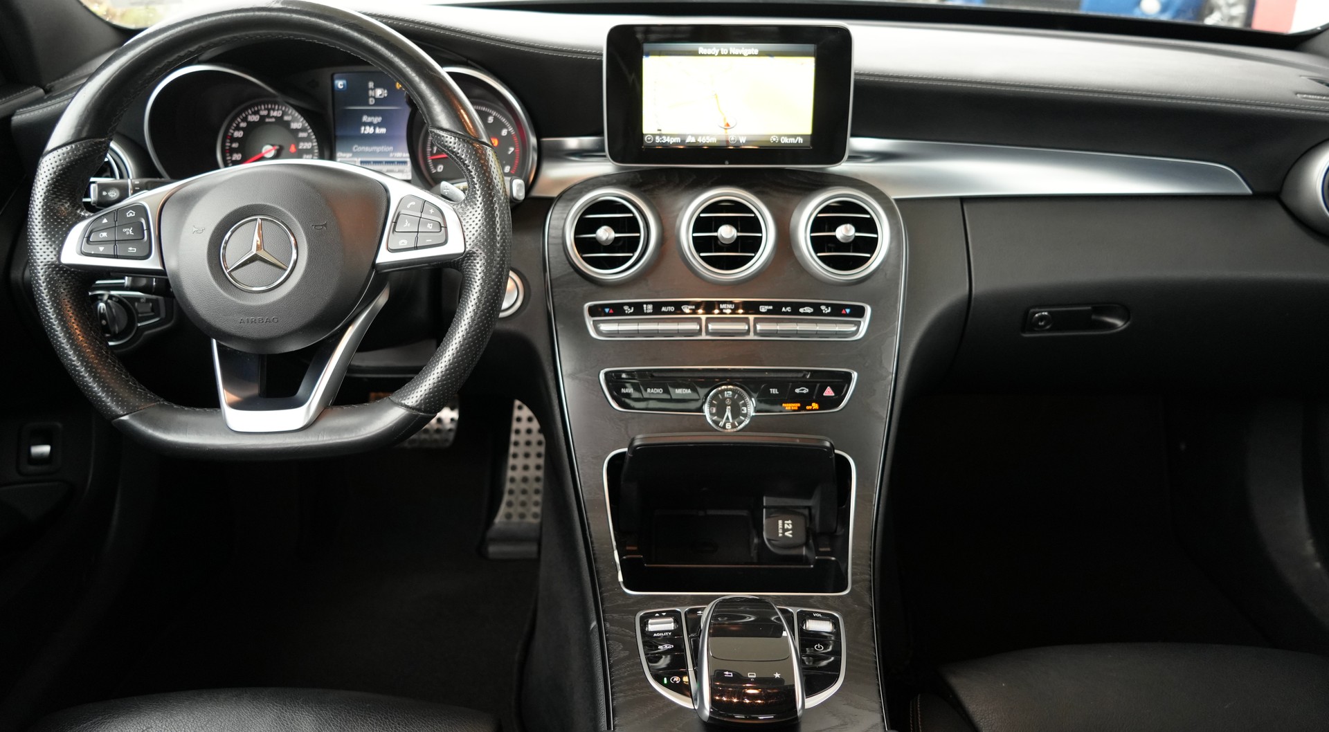 MERCEDES-BENZ C 400 AMG Line 4Matic 7G-Tronic-image-8