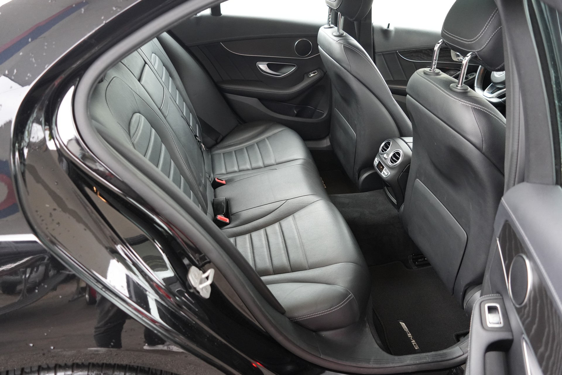 MERCEDES-BENZ C 400 AMG Line 4Matic 7G-Tronic-image-9