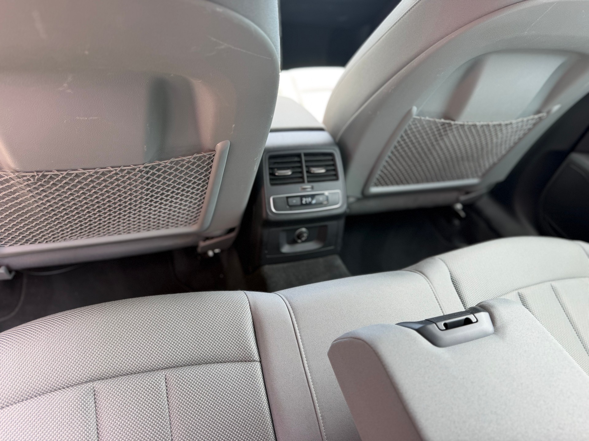 AUDI A4 Avant 40 TDI Design quattro S-tronic-image-20