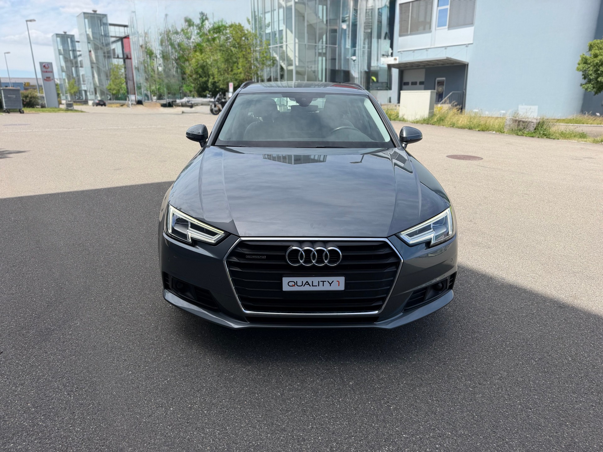 AUDI A4 Avant 40 TDI Design quattro S-tronic-image-26