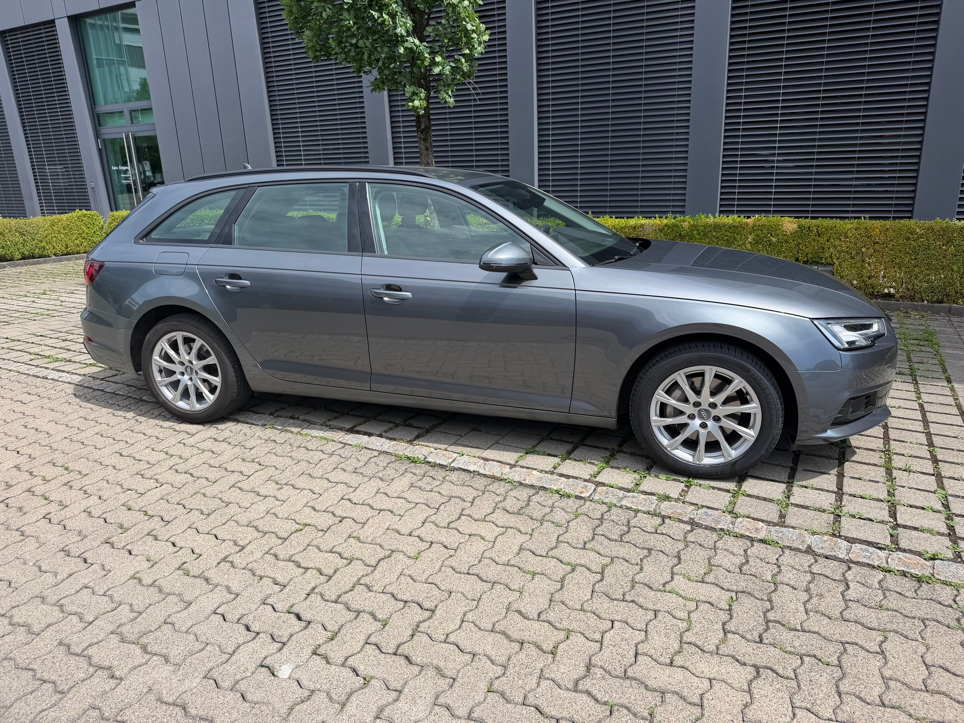 AUDI A4 Avant 40 TDI Design quattro S-tronic-showroom-element-3