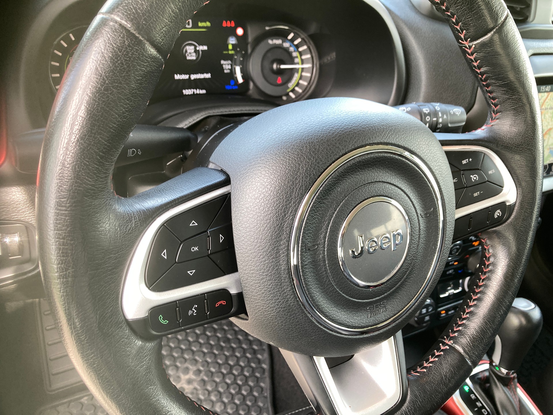 JEEP Renegade 1.3 T PHEV Trailhawk AWD mit Geländeuntersetzung-image-22