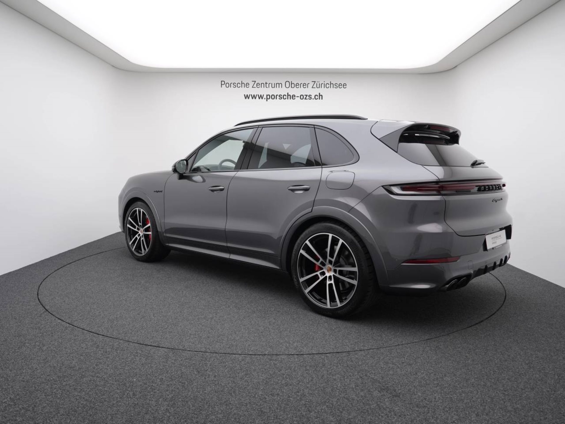 PORSCHE Cayenne S E-Hybrid-showroom-element-2