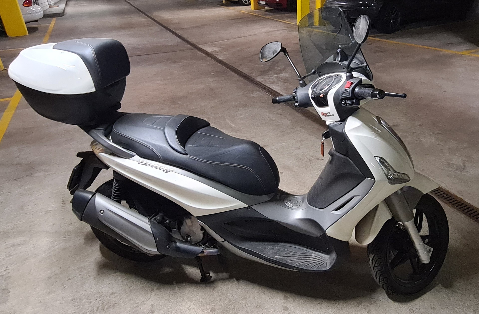 PIAGGIO Beverly 350 i.e. ABS-image-1