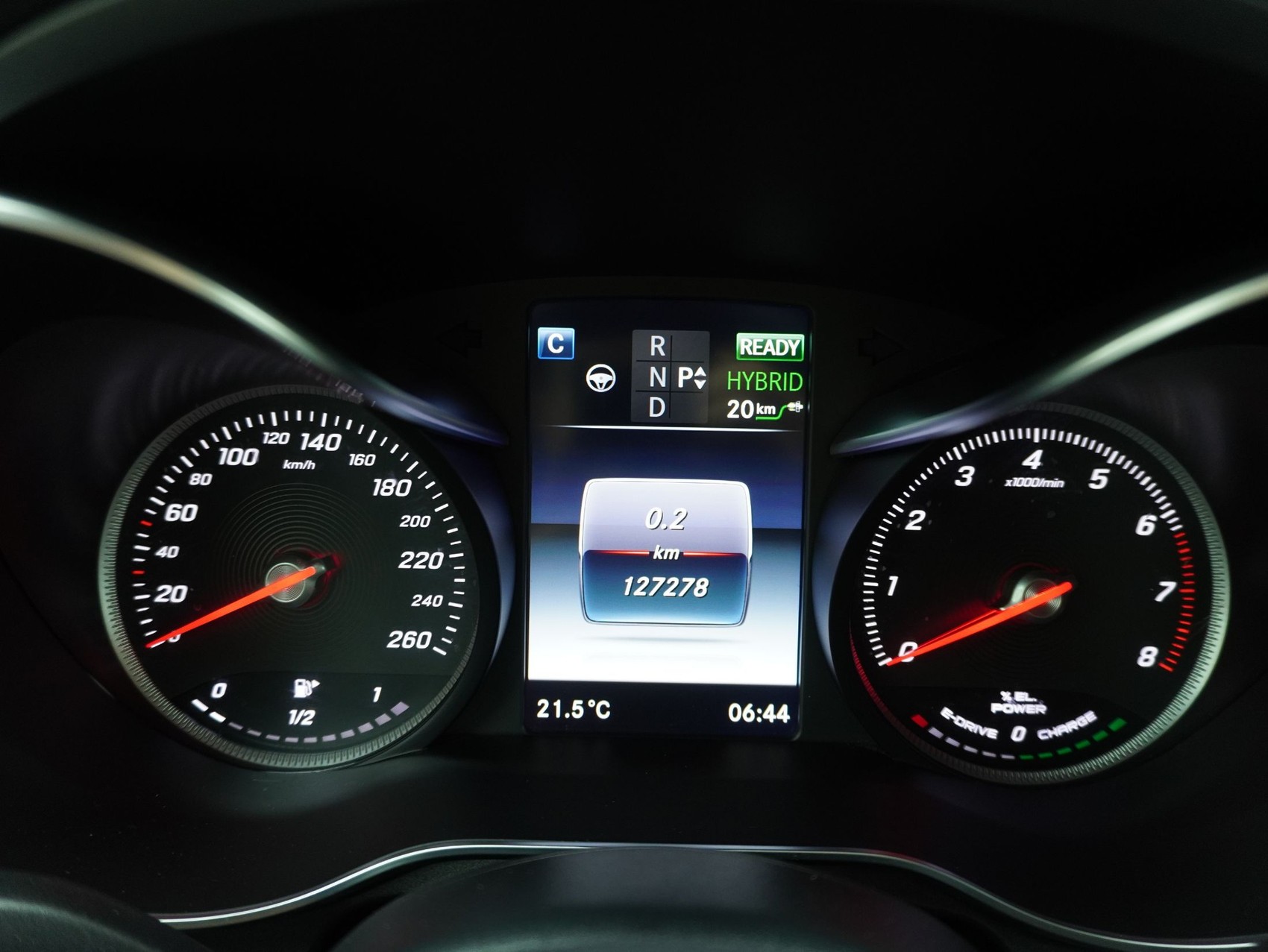 MERCEDES-BENZ GLC-Klasse GLC 350 e AMG Line 4matic-image-15