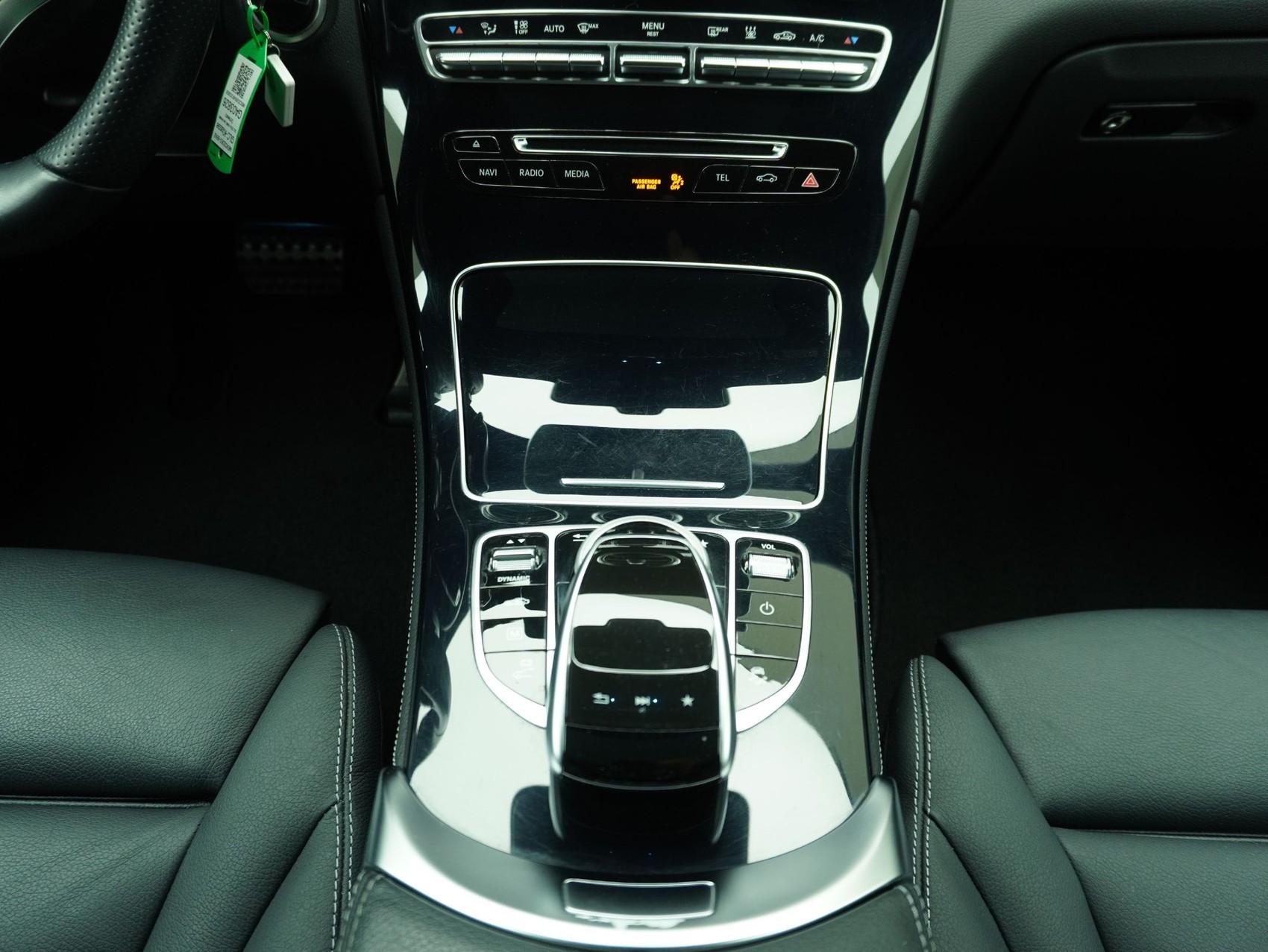 MERCEDES-BENZ GLC-Klasse GLC 350 e AMG Line 4matic-image-14
