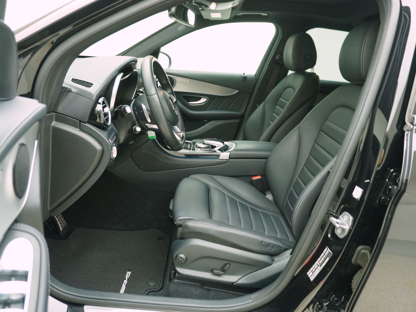MERCEDES-BENZ GLC-Klasse GLC 350 e AMG Line 4matic-image-9