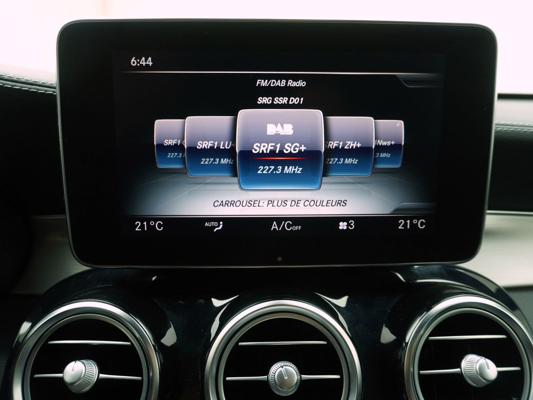 MERCEDES-BENZ GLC-Klasse GLC 350 e AMG Line 4matic-image-21