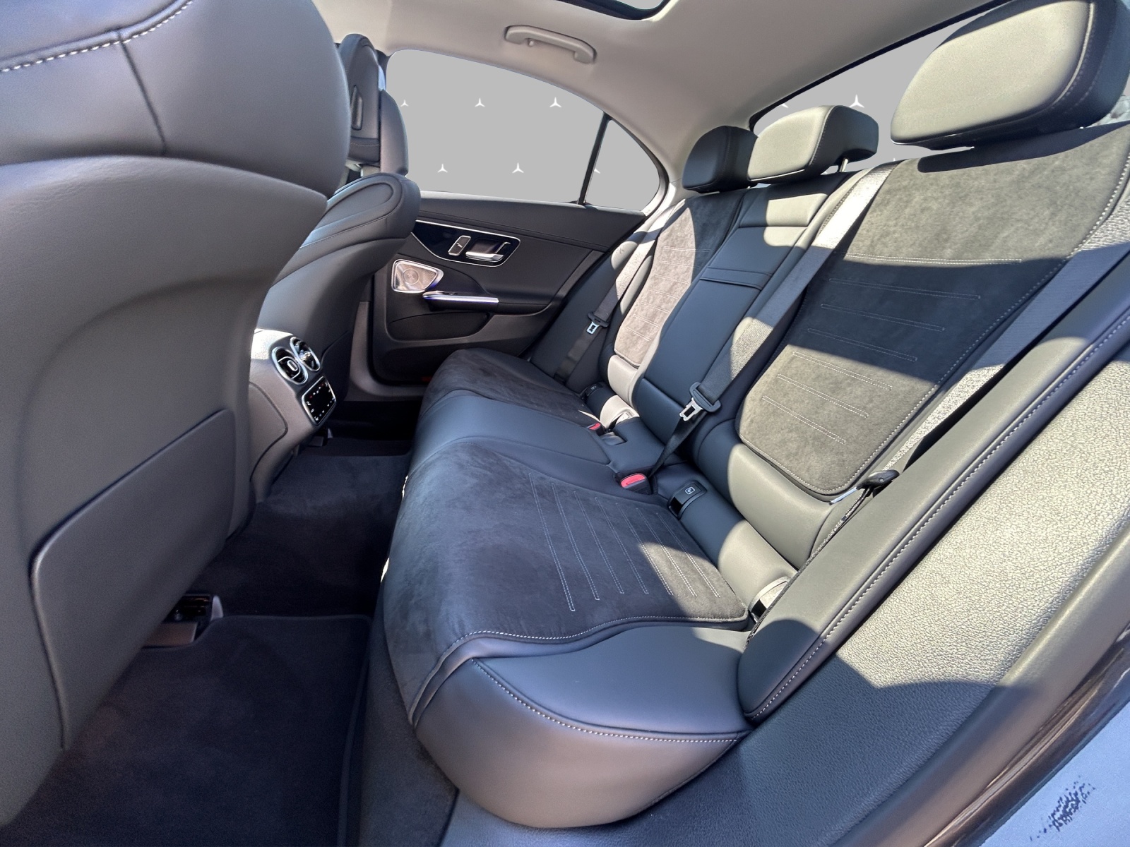 MERCEDES-BENZ C 220 d 4 Matic Swiss Star-image-12