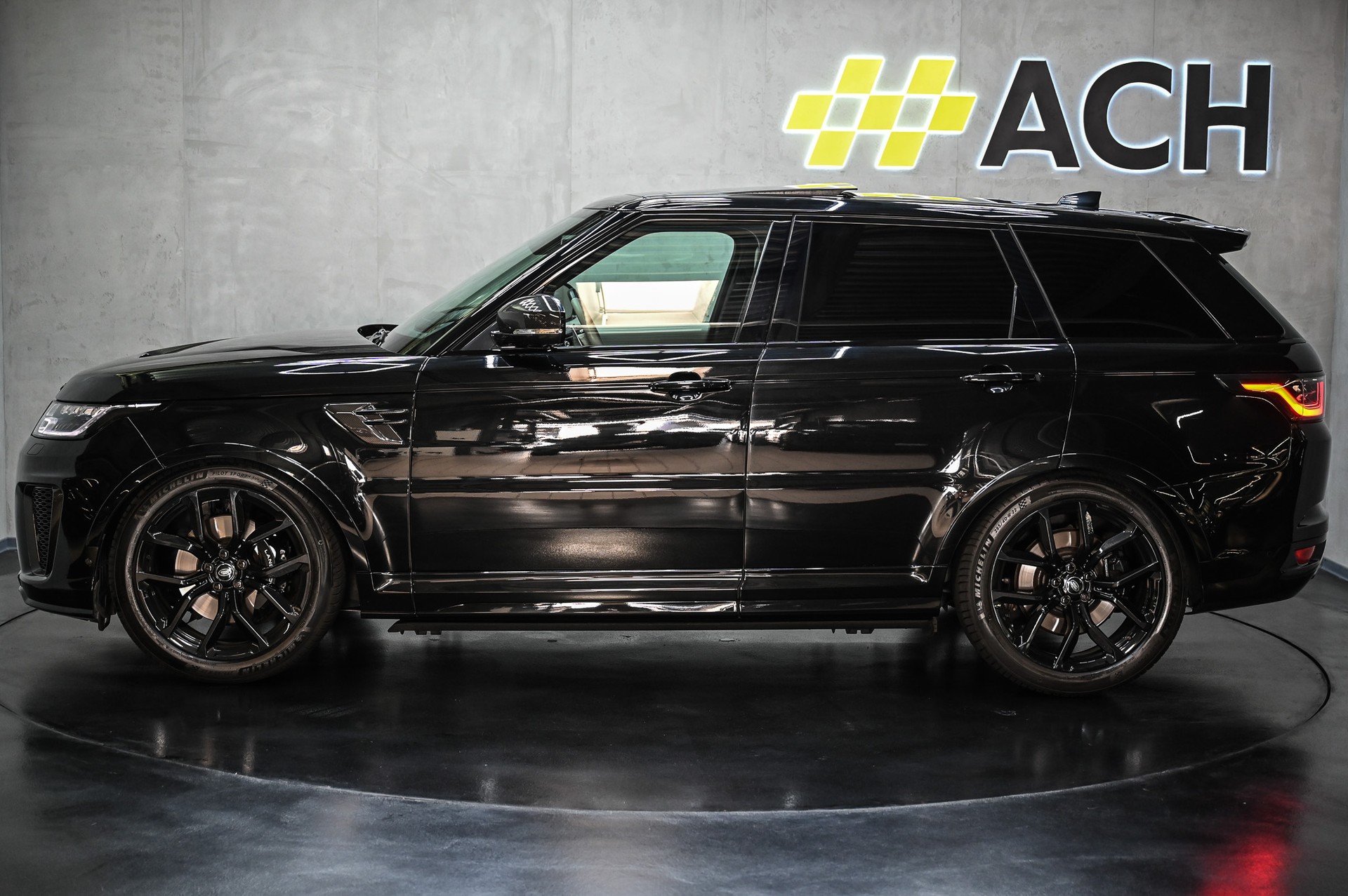 LAND ROVER Range Rover Sport 5.0 V8 SC SVR-showroom-element-3