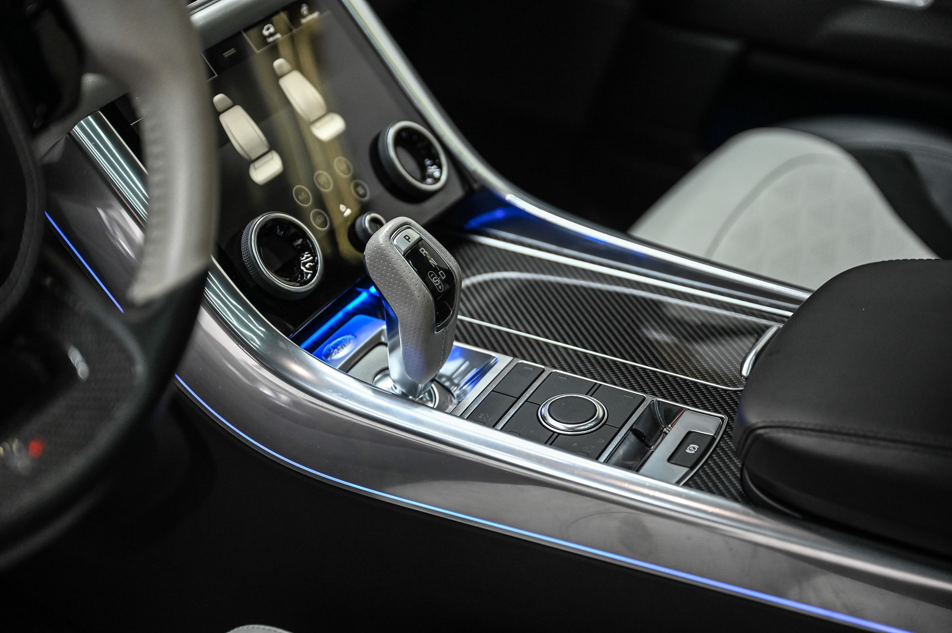 LAND ROVER Range Rover Sport 5.0 V8 SC SVR-image-28