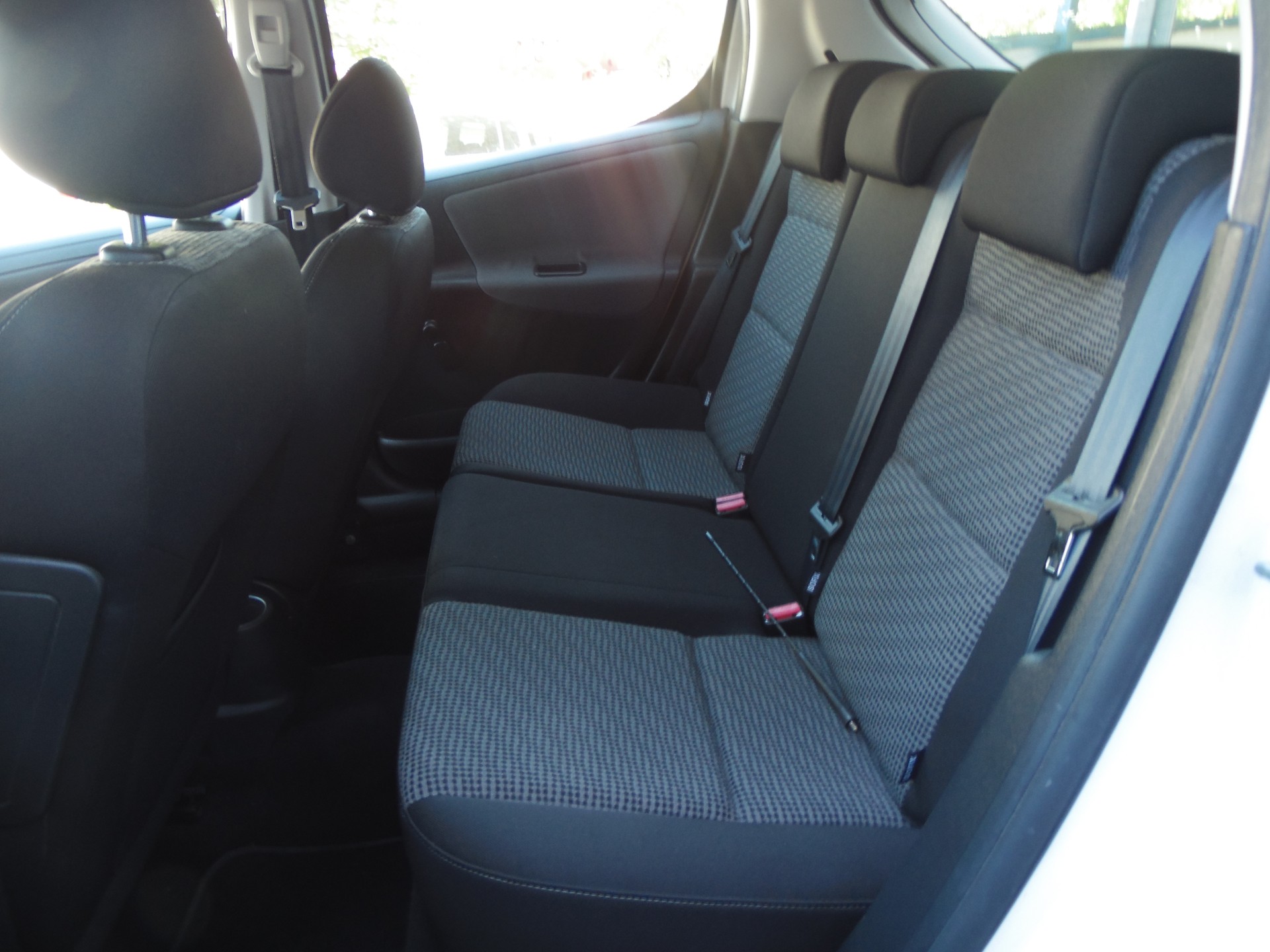 PEUGEOT 207 1.6 16V Trendy Clim-image-13