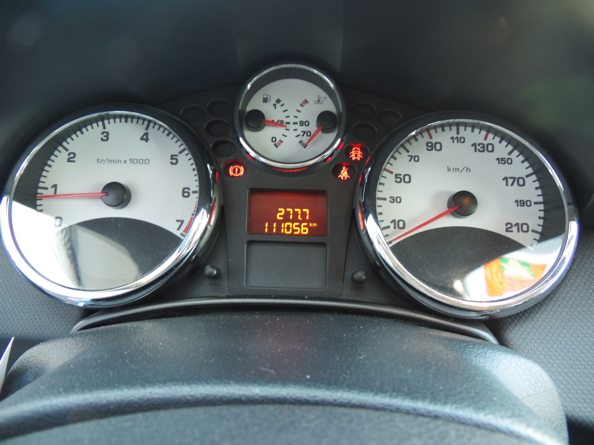 PEUGEOT 207 1.6 16V Trendy Clim-image-8