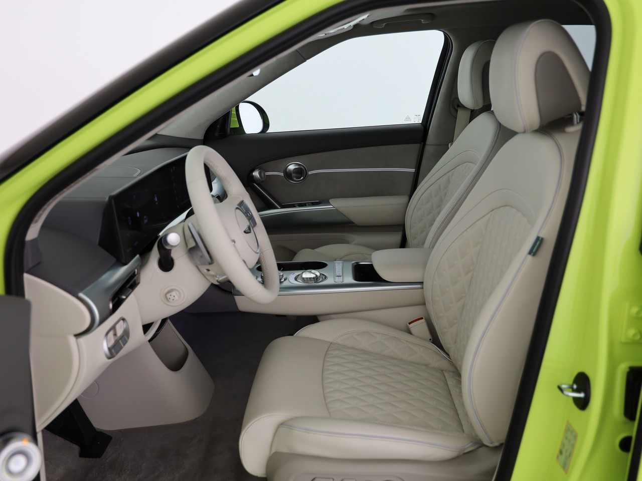 GENESIS GV60 77.4 kWh Sport AWD-showroom-element-3