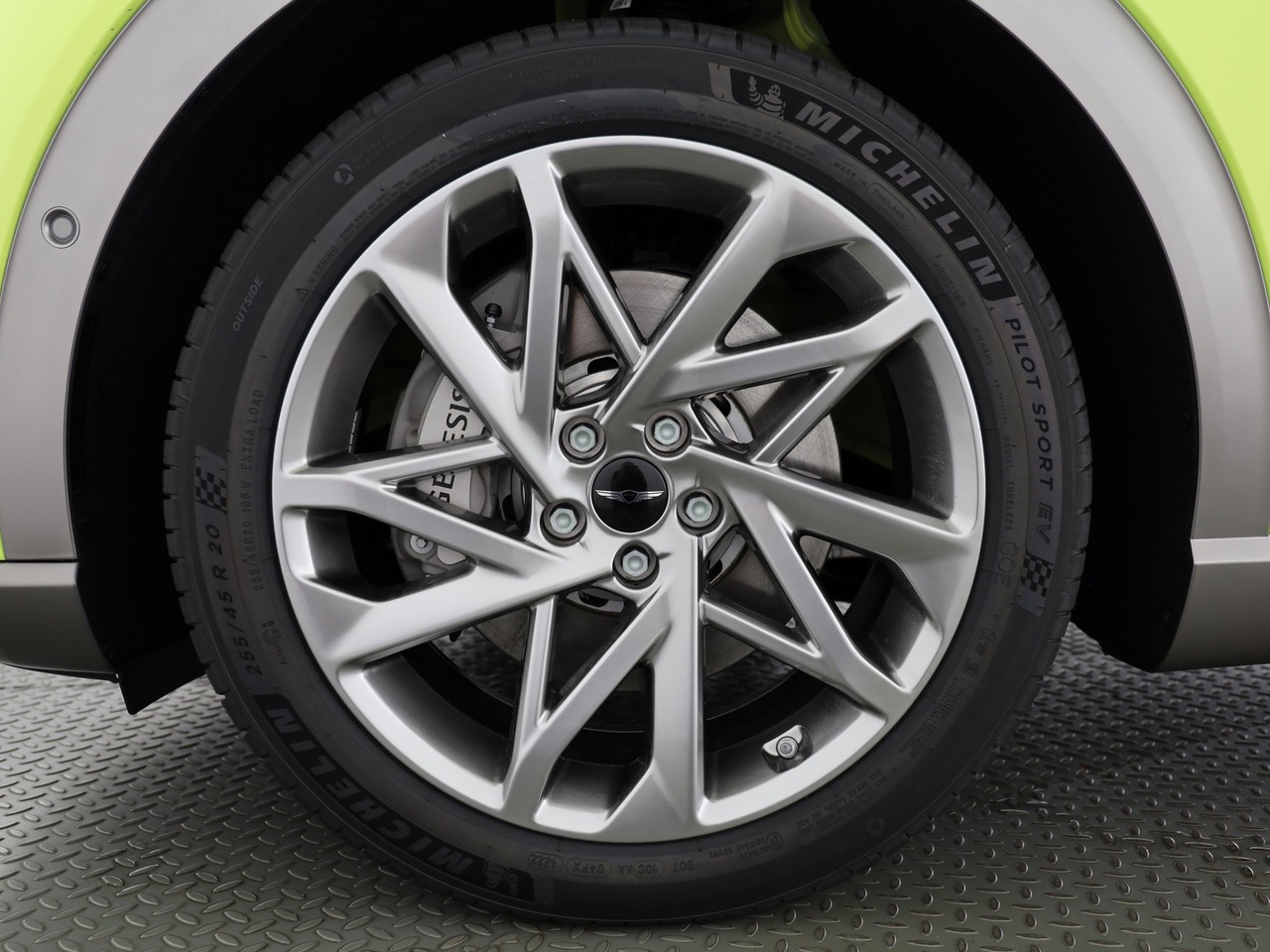 GENESIS GV60 77.4 kWh Sport AWD-image-17