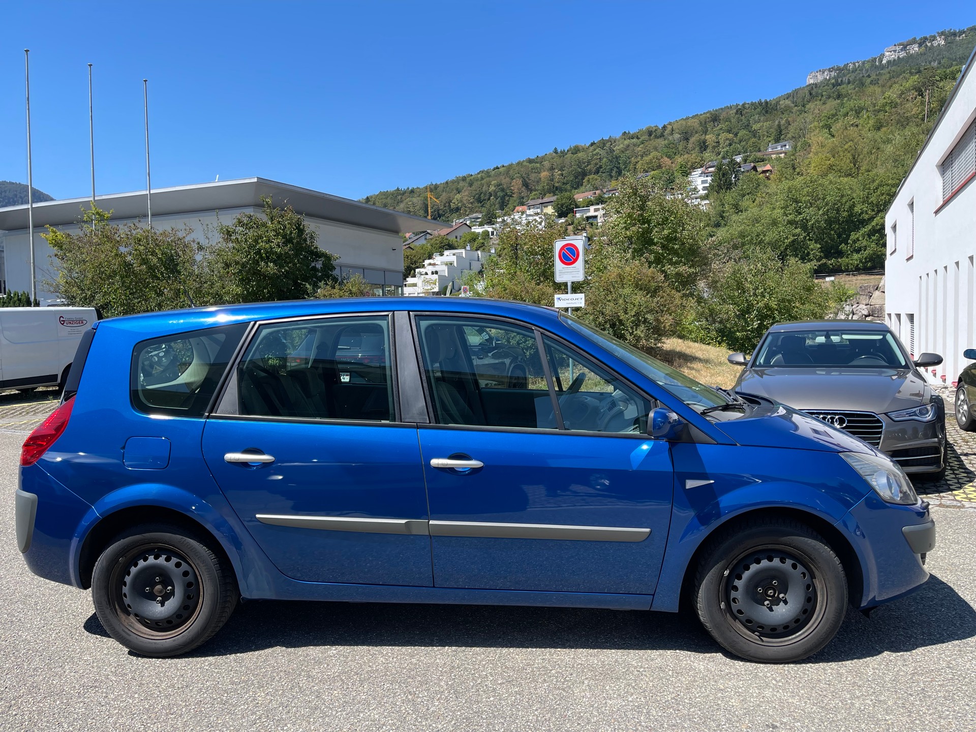 RENAULT Grand Scénic 2.0 16V Expression-image-6