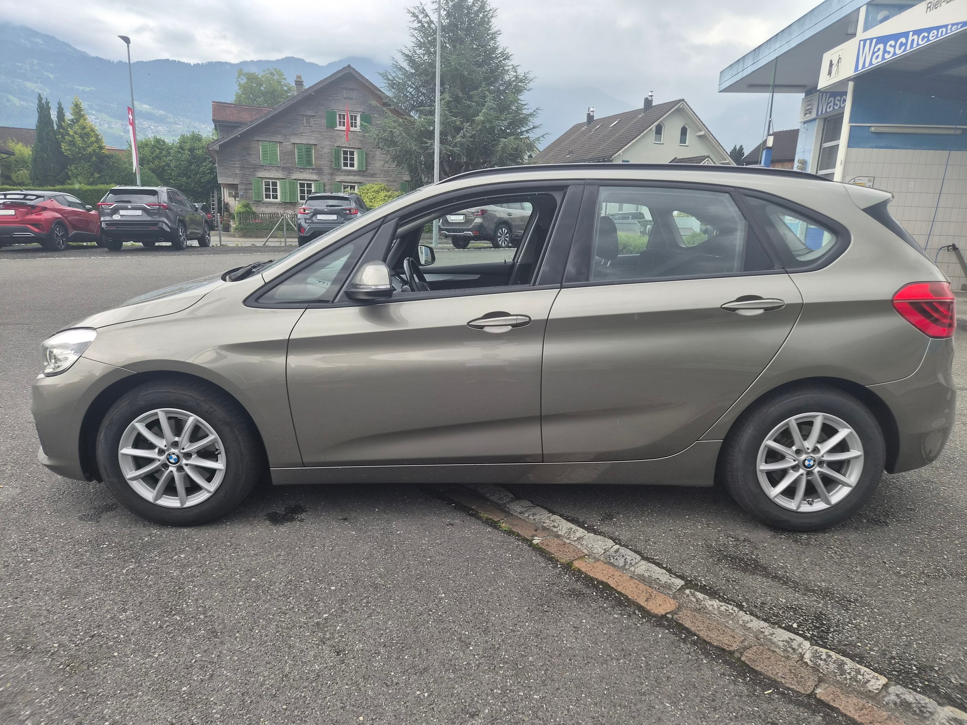 BMW 218i Active Tourer Sport Line Steptronic-image-6