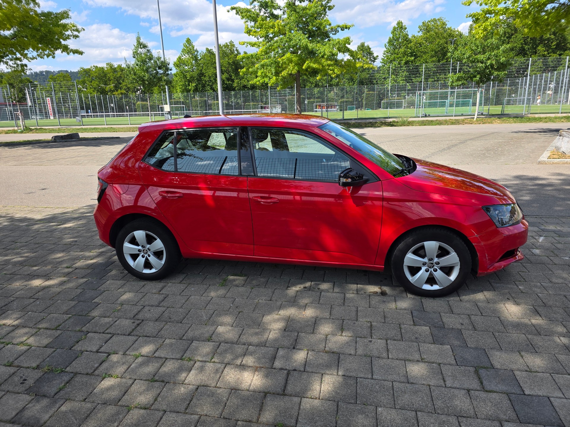 SKODA Fabia 1.4 TDI Ambition DSG-image-10