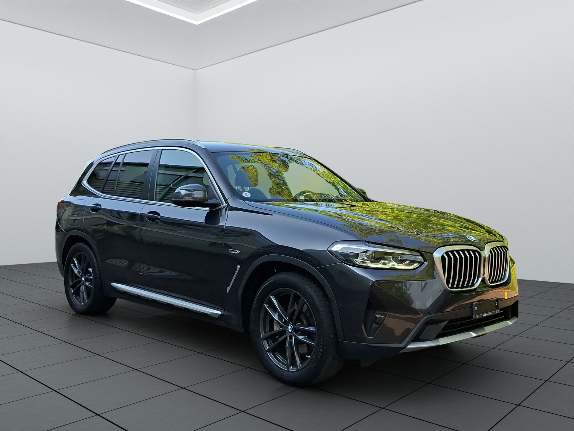 BMW X3 xDrive 30e-showroom-element-1