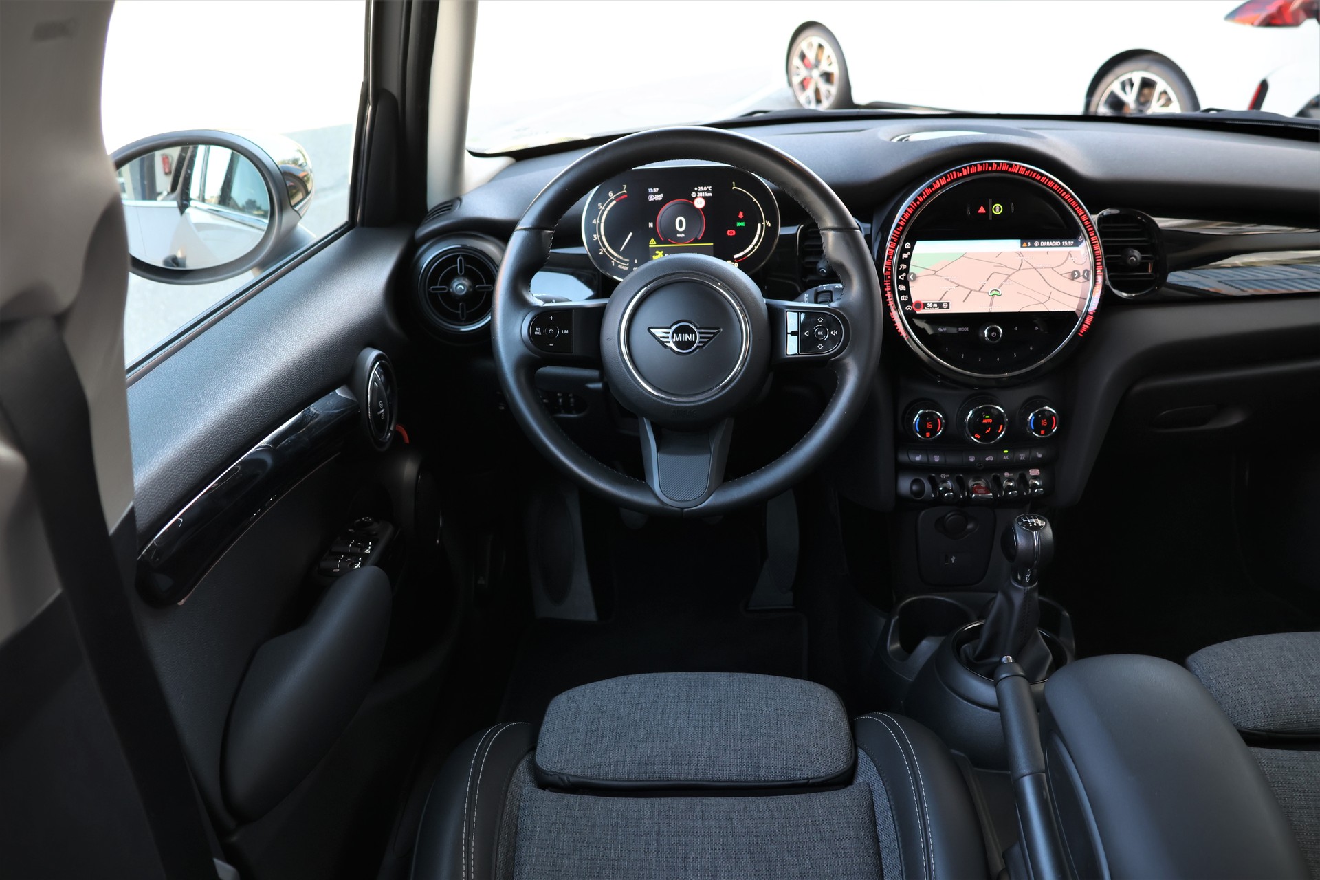 MINI Cooper (CH)-image-10