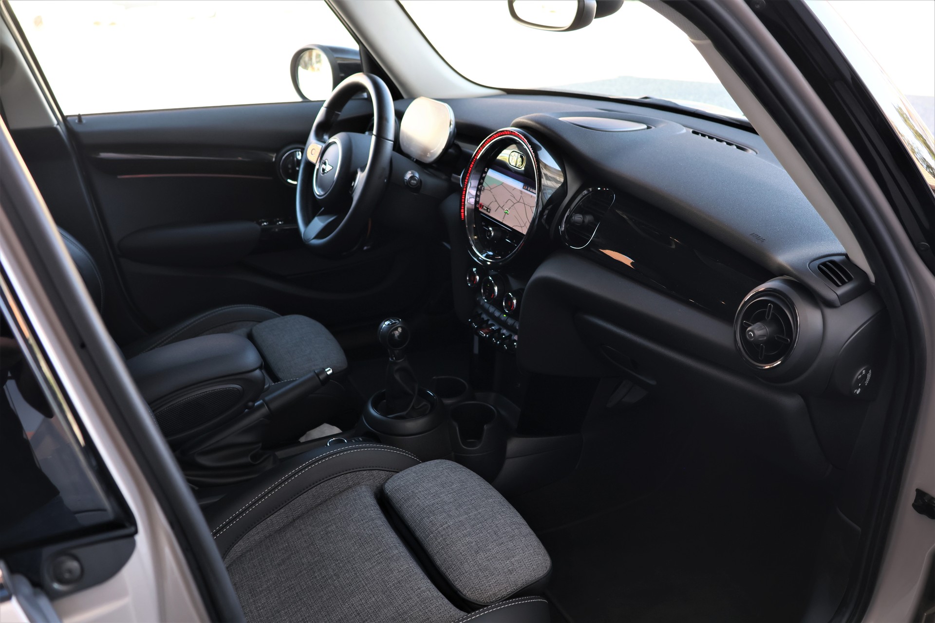 MINI Cooper (CH)-image-14