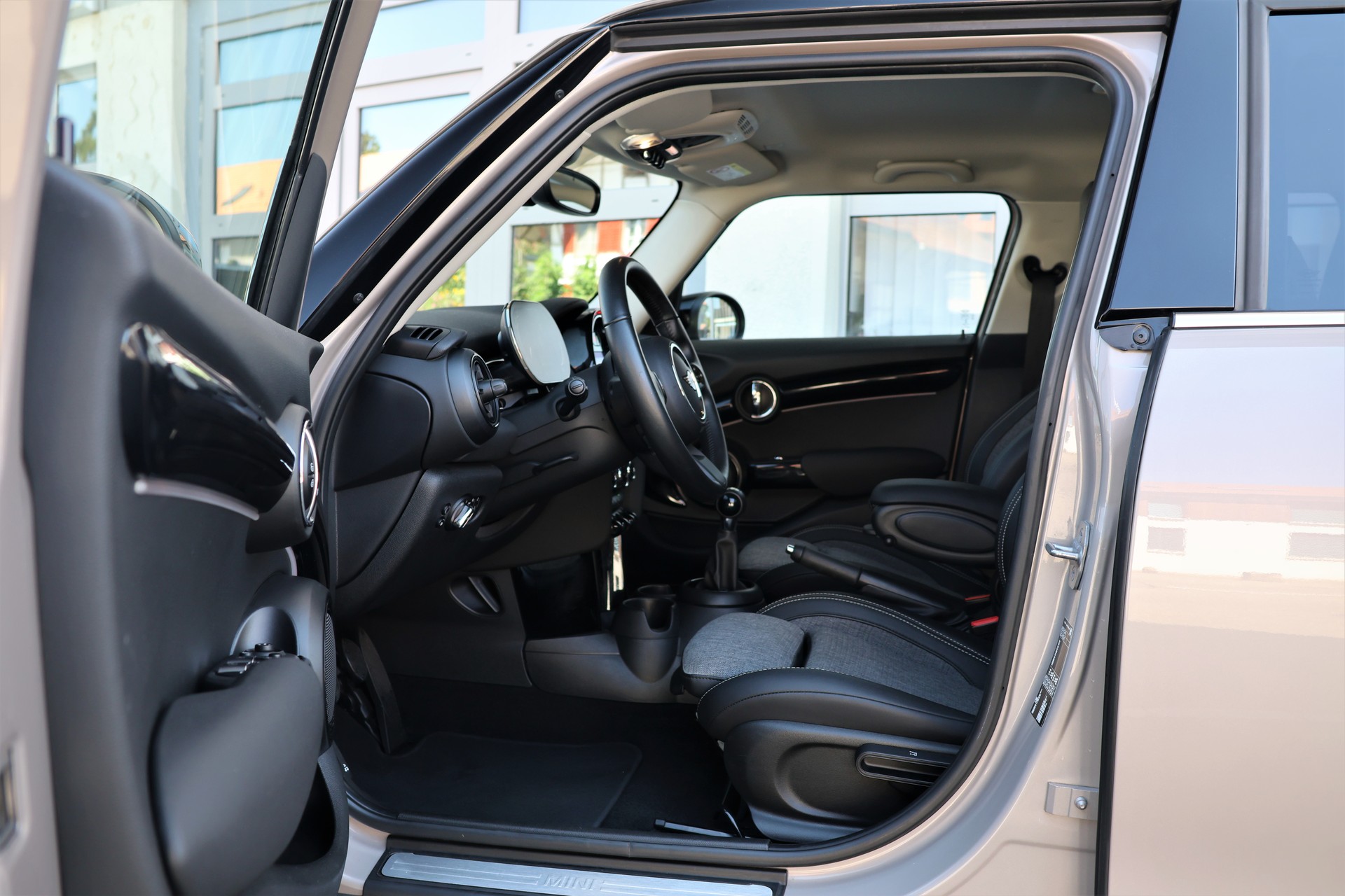 MINI Cooper (CH)-image-6