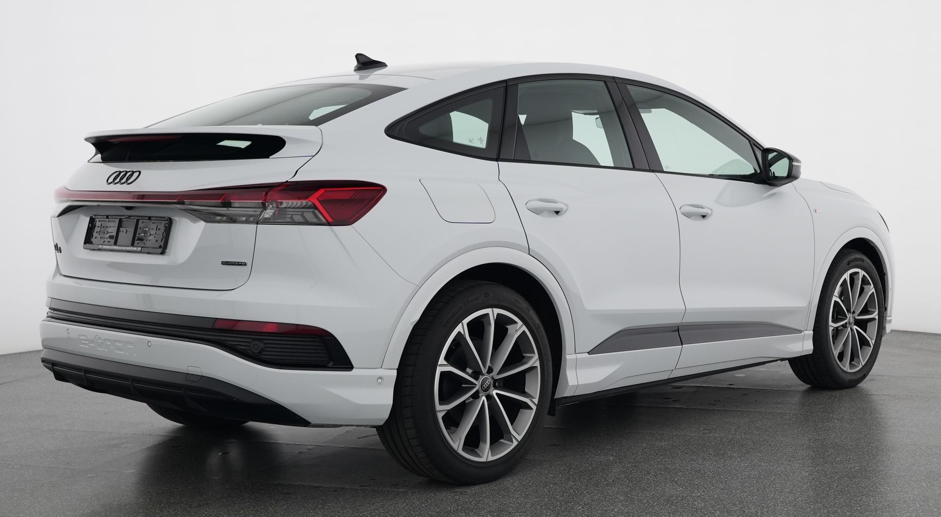 AUDI Q4 Sportback e-tron 45 Edition Swiss Ski quattro mit Anhängerkupplung-showroom-element-3