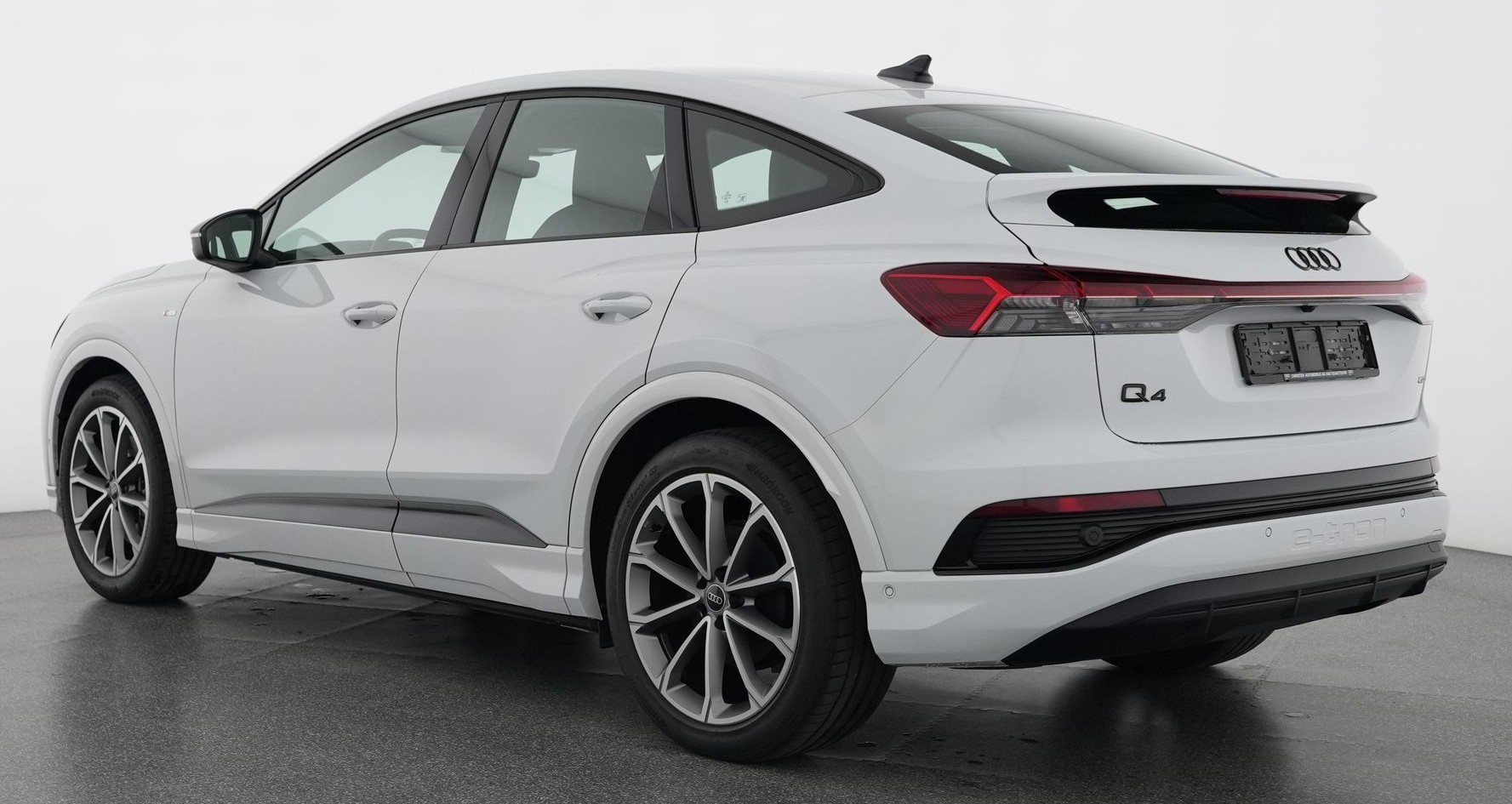 AUDI Q4 Sportback e-tron 45 Edition Swiss Ski quattro mit Anhängerkupplung-showroom-element-2