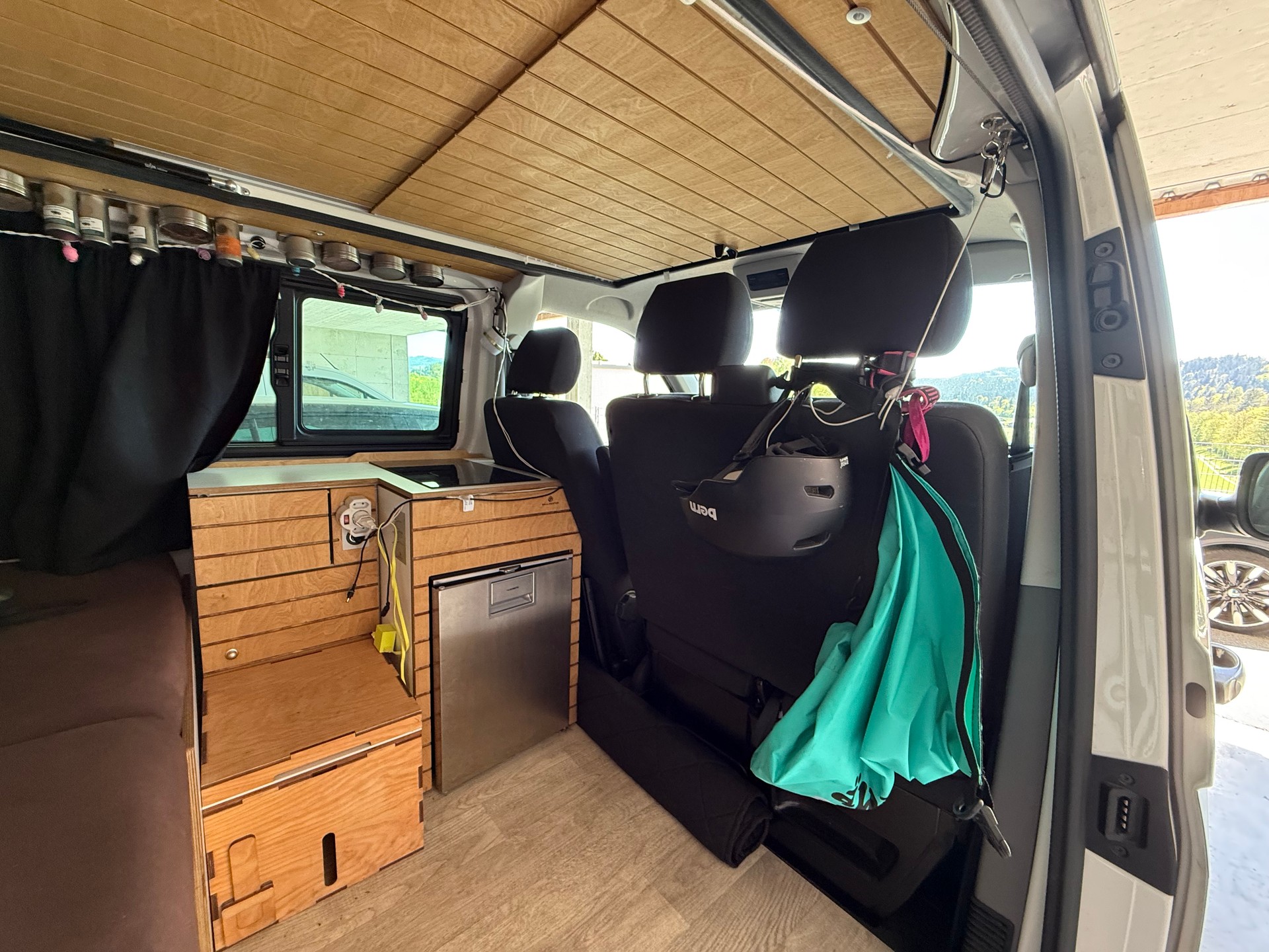 VW T6.1 Camper 4x4, Luxusausstattung: Luftfederung für Offroad/horizontales Liegen, Solarpannel für autarkes Campen,-image-5