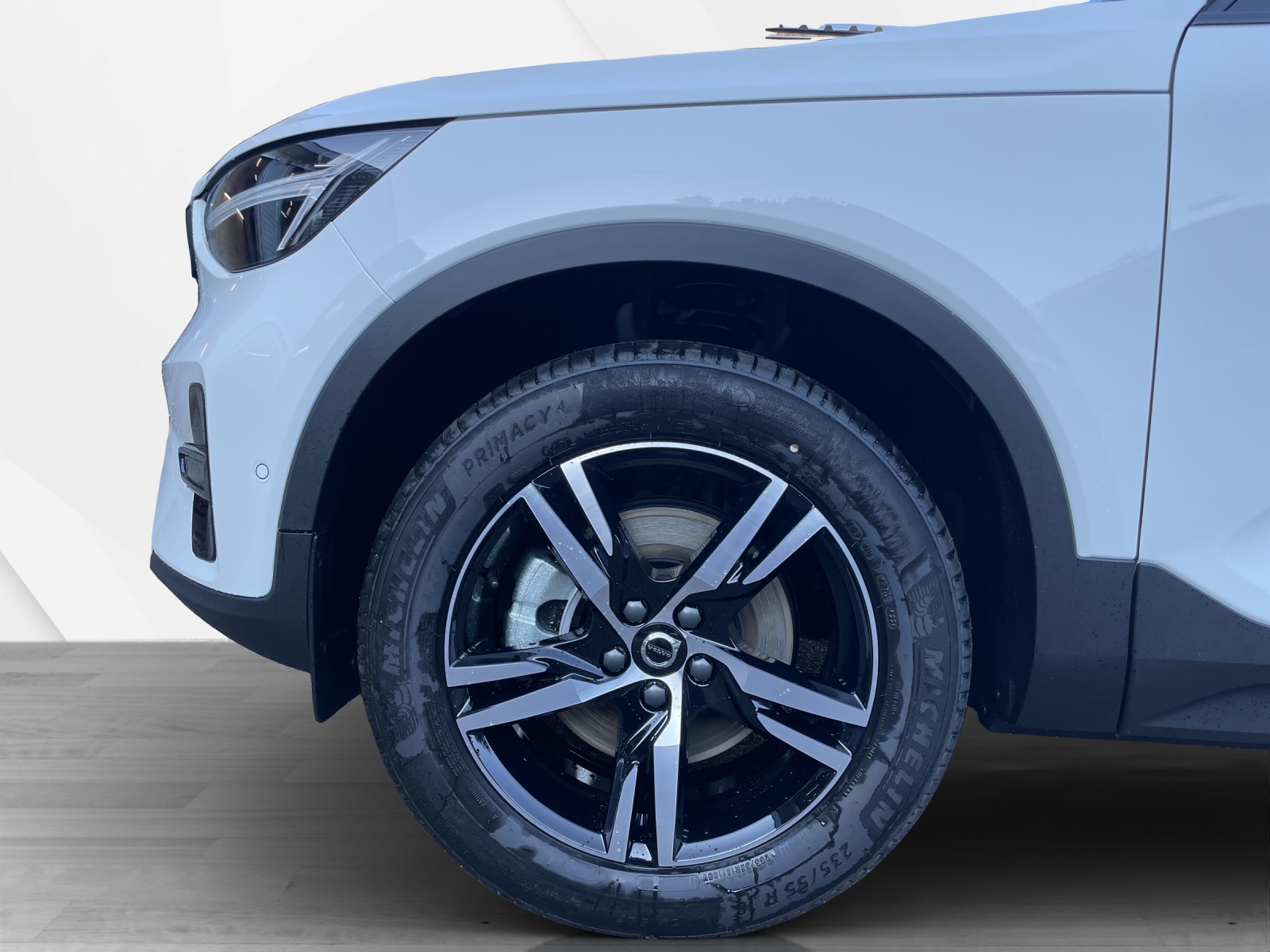 VOLVO XC40 2.0 B4 MH Plus Dark-image-8