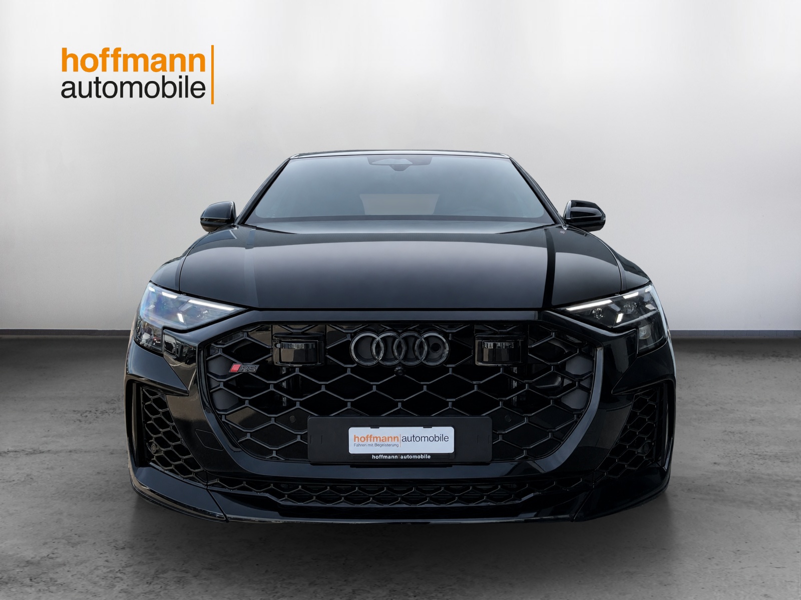 AUDI RSQ8 performance quattro-showroom-element-1