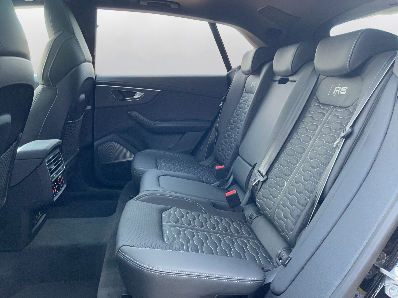 AUDI RSQ8 performance quattro-image-10
