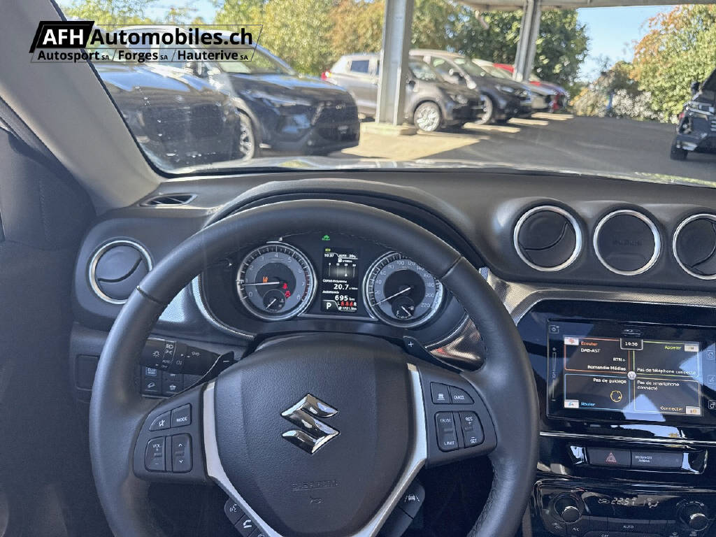 SUZUKI Vitara 1.5 Compact Top Hybrid 4x4-image-11