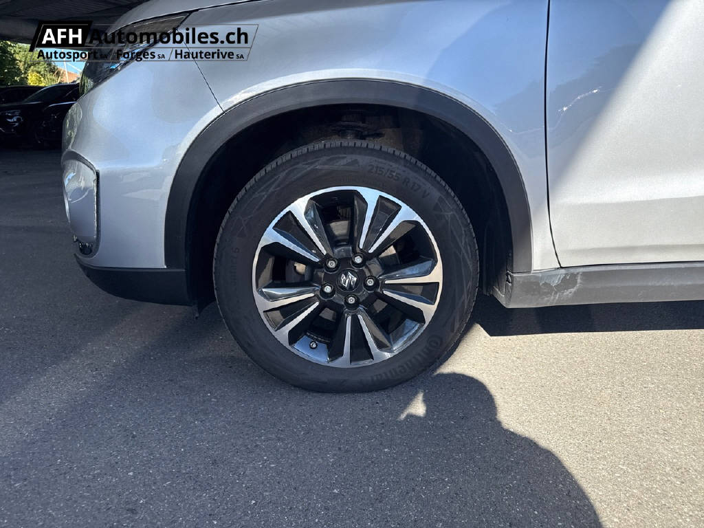 SUZUKI Vitara 1.5 Compact Top Hybrid 4x4-image-8