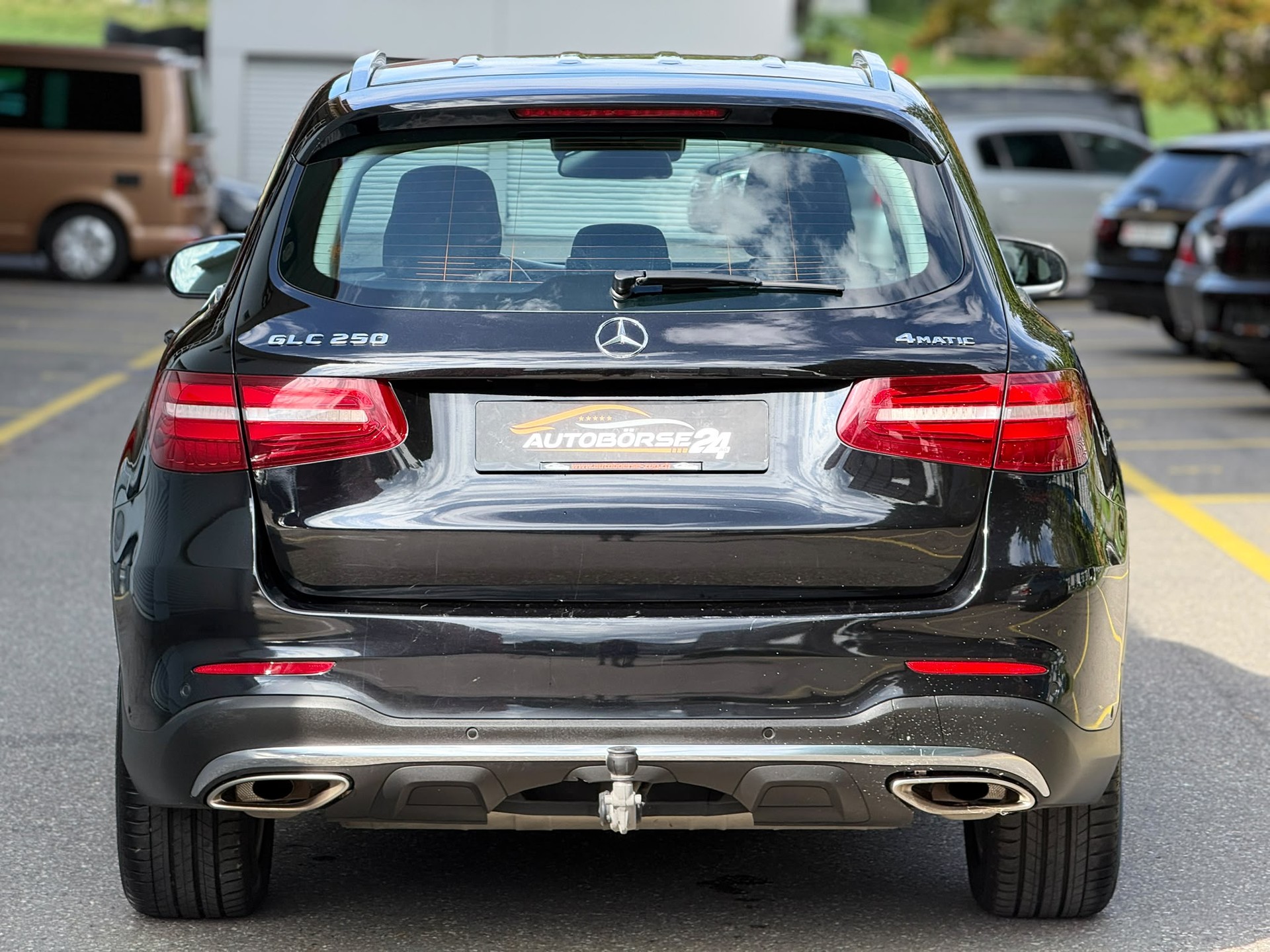 MERCEDES-BENZ GLC 250 AMG Line 4m-image-5