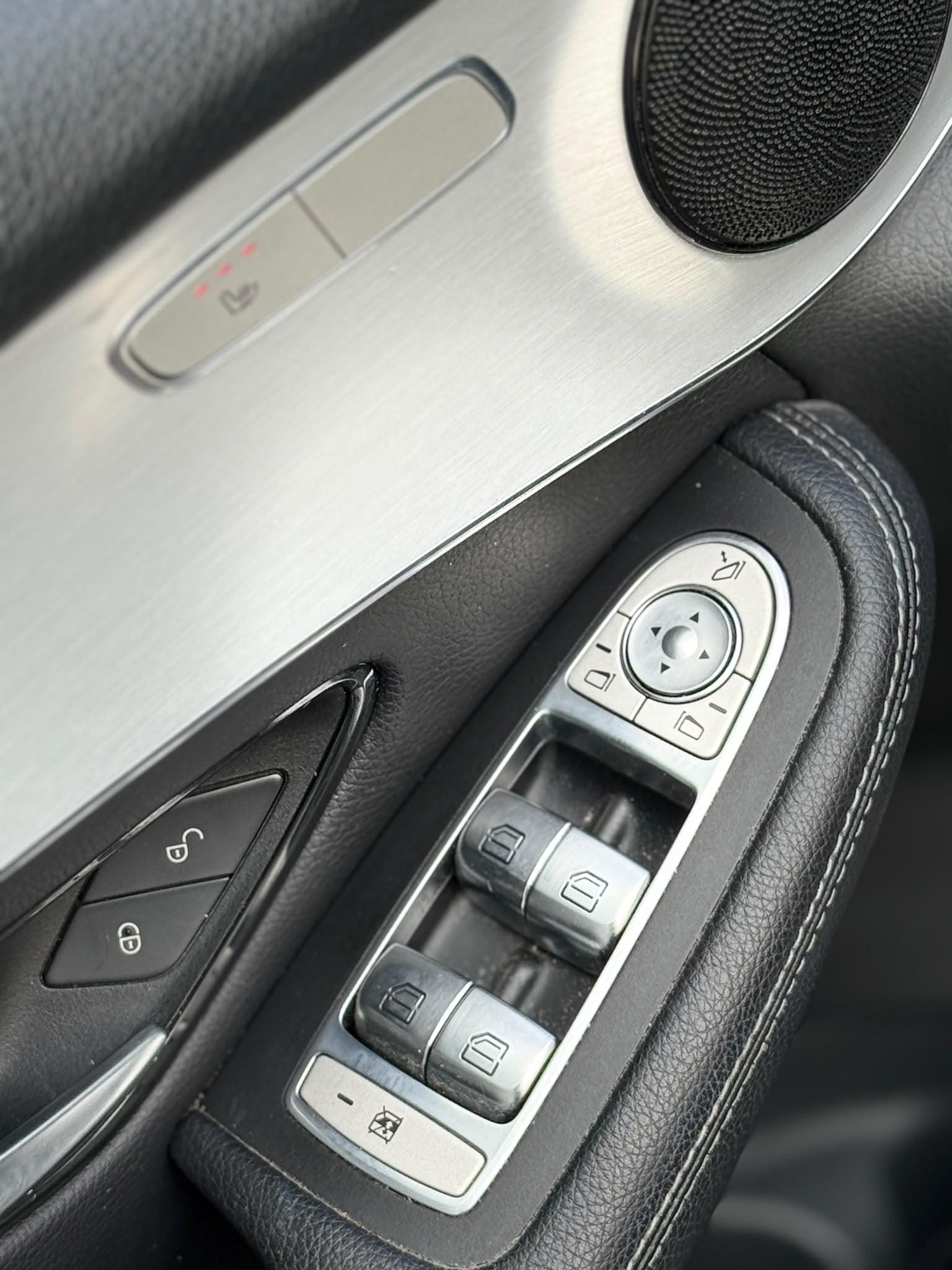 MERCEDES-BENZ GLC 250 AMG Line 4m-image-7