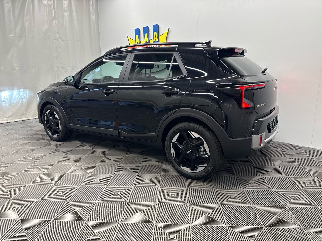 KIA Stonic 1.0 T-GD MHEV Power DCT-showroom-element-1