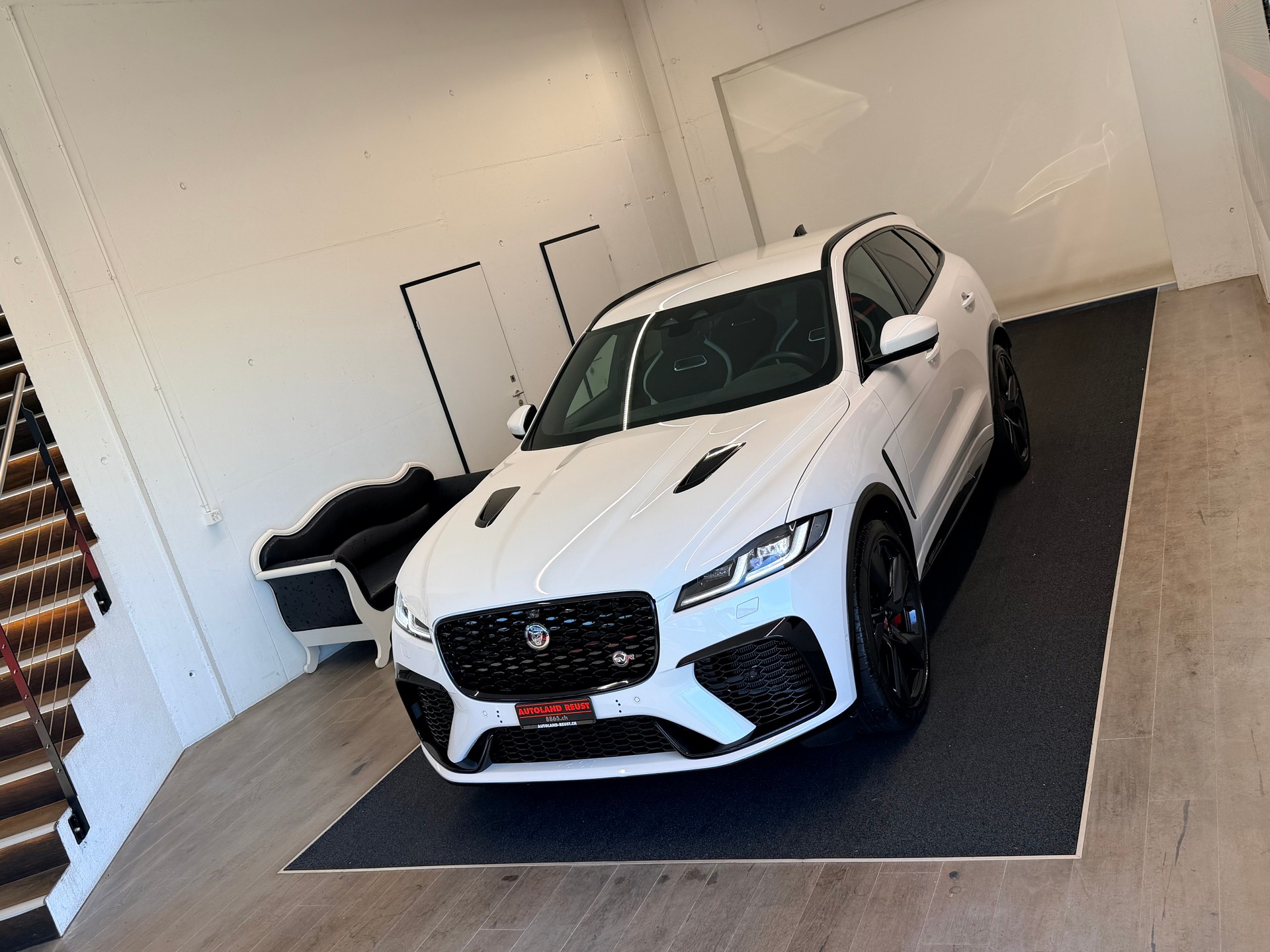 JAGUAR F-Pace 5.0 V8 SVR P550 AWD-showroom-element-3