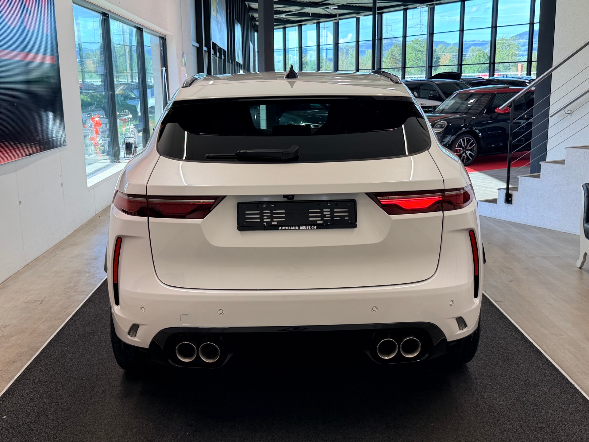 JAGUAR F-Pace 5.0 V8 SVR P550 AWD-image-8