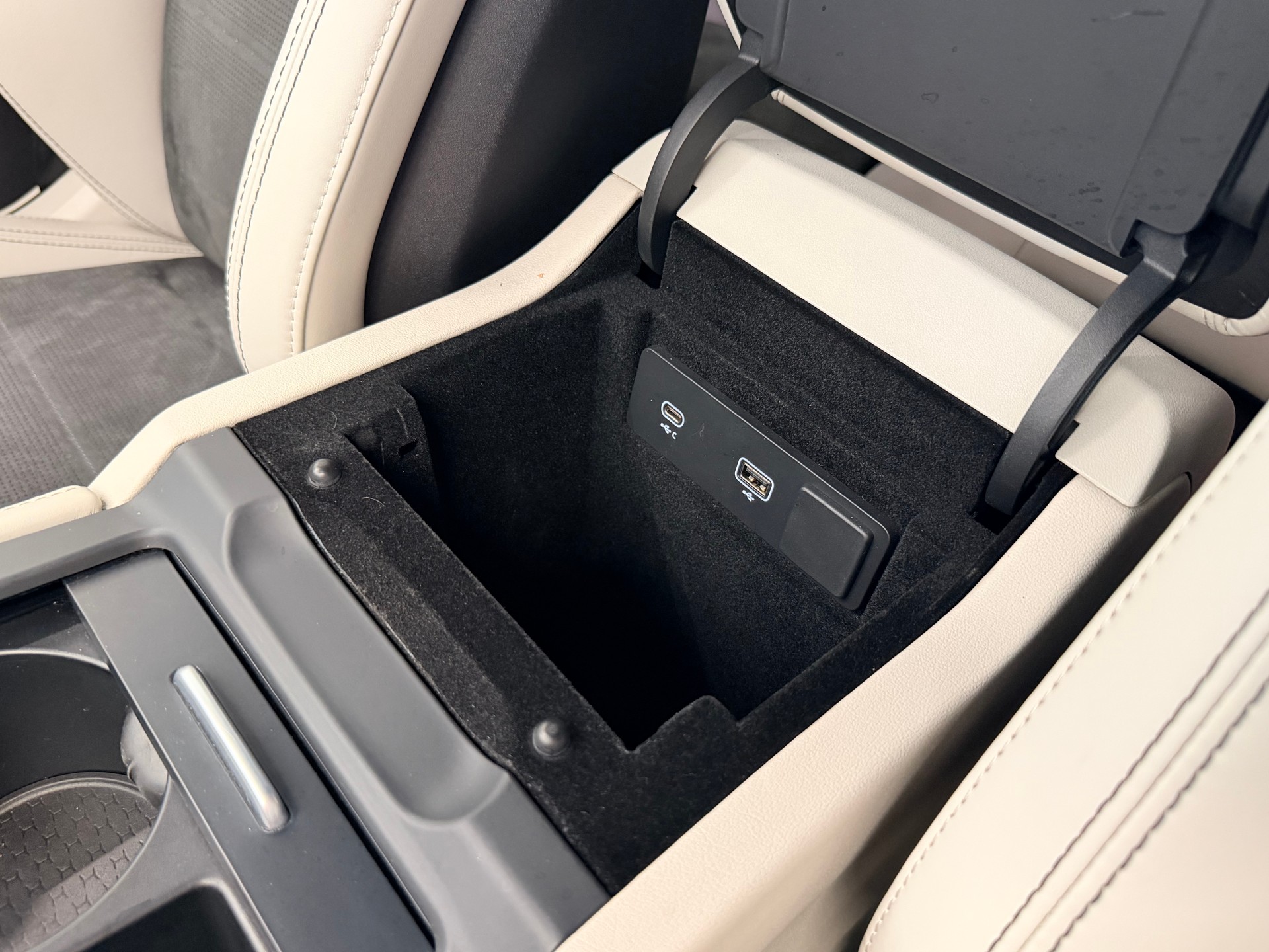JAGUAR F-Pace 5.0 V8 SVR P550 AWD-image-29