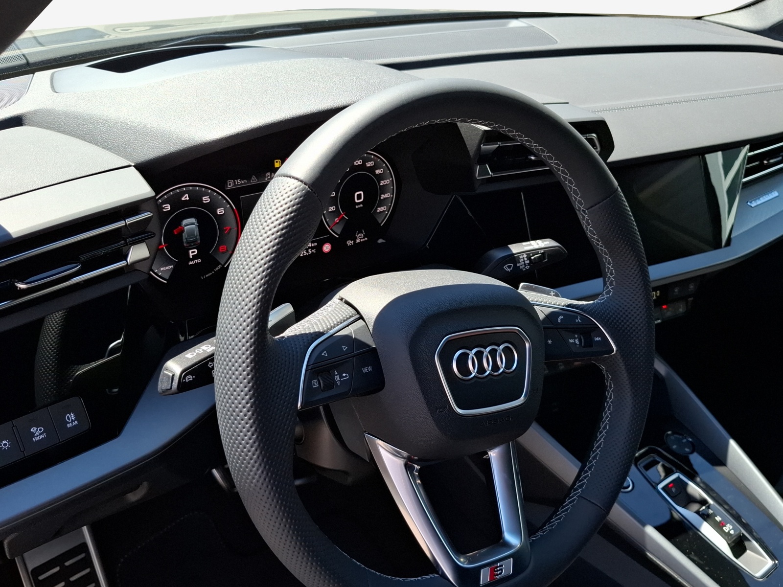 AUDI A3 Sportback TFSI 110 kW S line Attraction S tronic-image-14