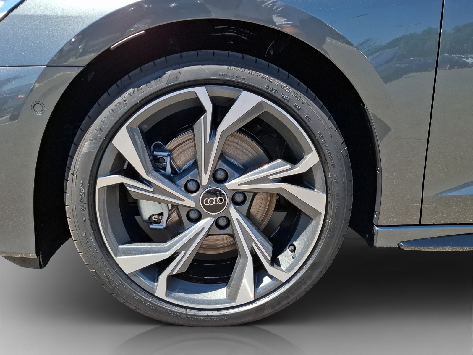 AUDI A3 Sportback TFSI 110 kW S line Attraction S tronic-image-15